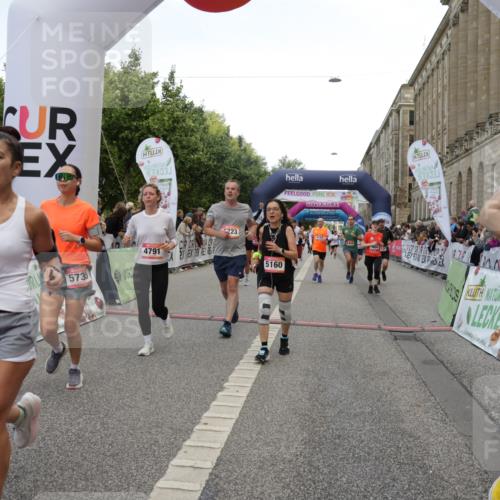 06.09.2026 - CURREX Alsterlauf Yannick Fuchs http://msf.ph/oto/10117161 06.09.2026 09:59:20 Ziel 2220, 2367, 2772, 2913, 3600, 3657, 3825, 3844, 3892, 4091, 4139, 4158, 4217, 4748, 4791, 5160, 5249, 5283, 5723, 5735, 6059, 6144, 6312, 6443, 6447 meine-sportfotos.de