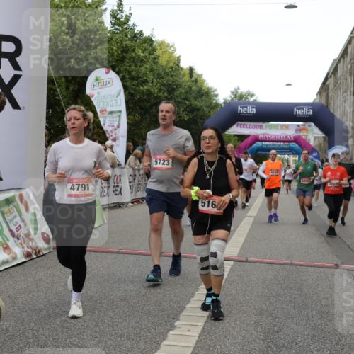 06.09.2026 - CURREX Alsterlauf Yannick Fuchs http://msf.ph/oto/10117181 06.09.2026 09:59:21 Ziel 2220, 2367, 2772, 2913, 3535, 3542, 3600, 3657, 3825, 3844, 3892, 4091, 4139, 4158, 4217, 4748, 4791, 5160, 5249, 5723, 5735, 6059, 6312, 6443, 6447 meine-sportfotos.de