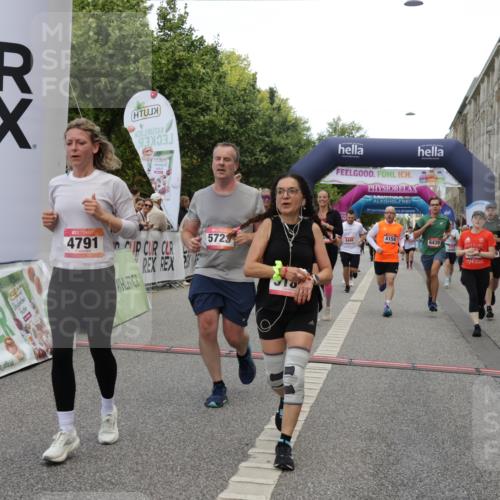 06.09.2026 - CURREX Alsterlauf Yannick Fuchs http://msf.ph/oto/10117190 06.09.2026 09:59:21 Ziel 2220, 2367, 2772, 2913, 3535, 3542, 3600, 3657, 3825, 3844, 3892, 4091, 4139, 4158, 4217, 4748, 4791, 5160, 5249, 5723, 5735, 6059, 6312, 6443, 6447 meine-sportfotos.de