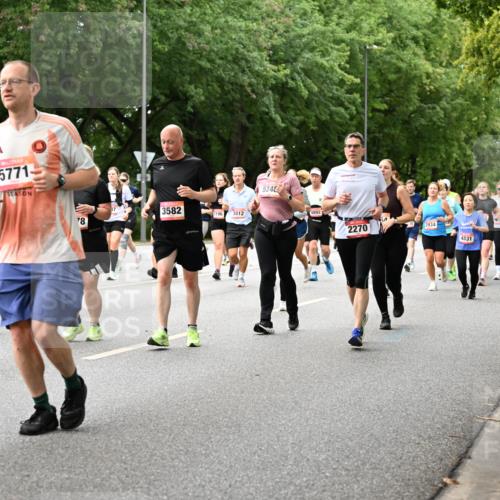 06.09.2026 - CURREX Alsterlauf Dr. Thomas Lammeyer http://msf.ph/oto/10117234 06.09.2026 09:14:45 Laufen 56, 3889, 5771, 3582, 2196, 3812, 78, 5248, 4892, 354, 2270, 2934, 4831, 6147, 5111 meine-sportfotos.de