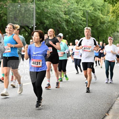 06.09.2026 - CURREX Alsterlauf Dr. Thomas Lammeyer http://msf.ph/oto/10117265 06.09.2026 09:14:50 Laufen 883, 934, 4831, 22, 3839, 304, 6147, 5111 meine-sportfotos.de