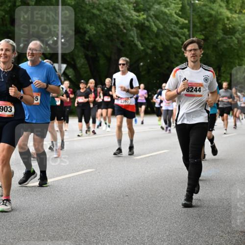 06.09.2026 - CURREX Alsterlauf Dr. Thomas Lammeyer http://msf.ph/oto/10117301 06.09.2026 09:14:56 Laufen 3417, 2903, 4, 5, 5390, 8244 meine-sportfotos.de