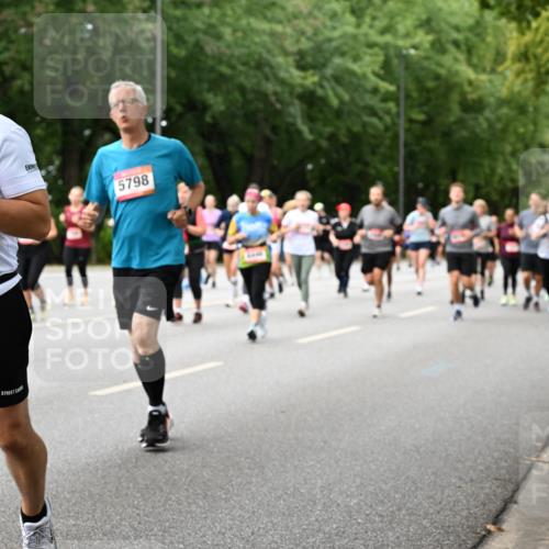06.09.2026 - CURREX Alsterlauf Dr. Thomas Lammeyer http://msf.ph/oto/10117324 06.09.2026 09:14:59 Laufen 5324, 5798 meine-sportfotos.de
