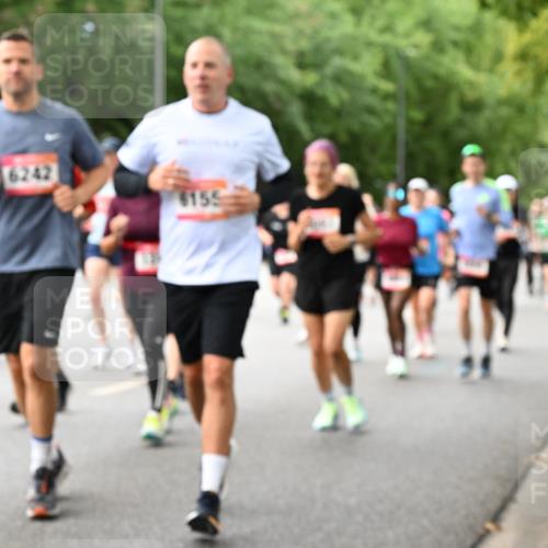 06.09.2026 - CURREX Alsterlauf Dr. Thomas Lammeyer http://msf.ph/oto/10117370 06.09.2026 09:15:05 Laufen 6242, 6155 meine-sportfotos.de
