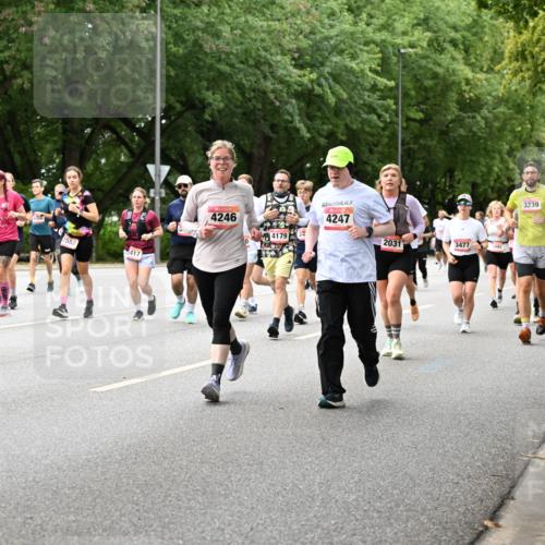 06.09.2026 - CURREX Alsterlauf Dr. Thomas Lammeyer http://msf.ph/oto/10117520 06.09.2026 09:15:27 Laufen 2552, 417, 4246, 4179, 3, 4247, 2031, 3477, 3239, 2091 meine-sportfotos.de