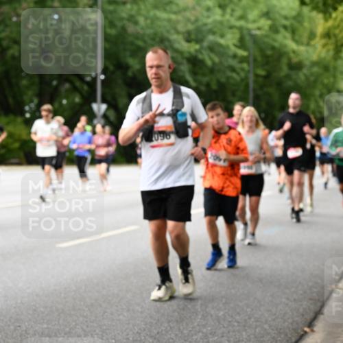 06.09.2026 - CURREX Alsterlauf Dr. Thomas Lammeyer http://msf.ph/oto/10117541 06.09.2026 09:15:32 Laufen 096 meine-sportfotos.de