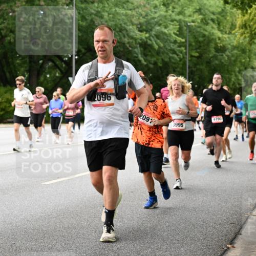 06.09.2026 - CURREX Alsterlauf Dr. Thomas Lammeyer http://msf.ph/oto/10117543 06.09.2026 09:15:32 Laufen 05, 2096, 209, 3995, 5252, 4790 meine-sportfotos.de
