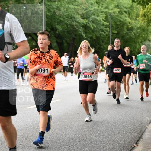 06.09.2026 - CURREX Alsterlauf Dr. Thomas Lammeyer http://msf.ph/oto/10117549 06.09.2026 09:15:33 Laufen 096, 2091, 30, 5252, 4790, 3995 meine-sportfotos.de