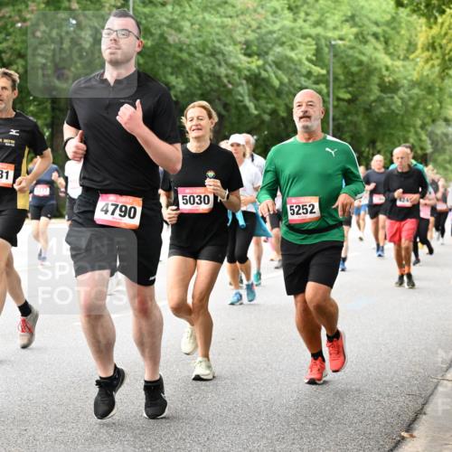 06.09.2026 - CURREX Alsterlauf Dr. Thomas Lammeyer http://msf.ph/oto/10117572 06.09.2026 09:15:36 Laufen 2018, 42, 19, 2531, 4787, 4790, 5030, 5252, 424, 3094 meine-sportfotos.de