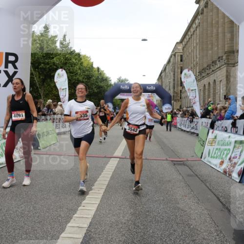06.09.2026 - CURREX Alsterlauf Yannick Fuchs http://msf.ph/oto/10117593 06.09.2026 09:59:27 Ziel 2077, 2772, 3129, 3535, 3542, 3600, 3657, 3695, 3969, 4091, 4139, 4158, 4478, 4791, 5160, 5636, 5712, 5723, 5735, 5948, 6059, 6312, 6443, 6447 meine-sportfotos.de