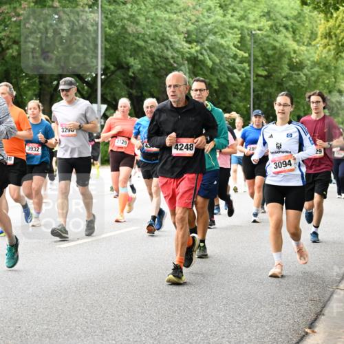 06.09.2026 - CURREX Alsterlauf Dr. Thomas Lammeyer http://msf.ph/oto/10117594 06.09.2026 09:15:39 Laufen 6103, 8, 3932, 3296, 2129, 4248, 289, 3094, 29, 4906 meine-sportfotos.de