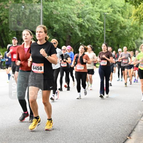 06.09.2026 - CURREX Alsterlauf Dr. Thomas Lammeyer http://msf.ph/oto/10117619 06.09.2026 09:15:43 Laufen 51, 6458, 6107, 3456, 4906 meine-sportfotos.de