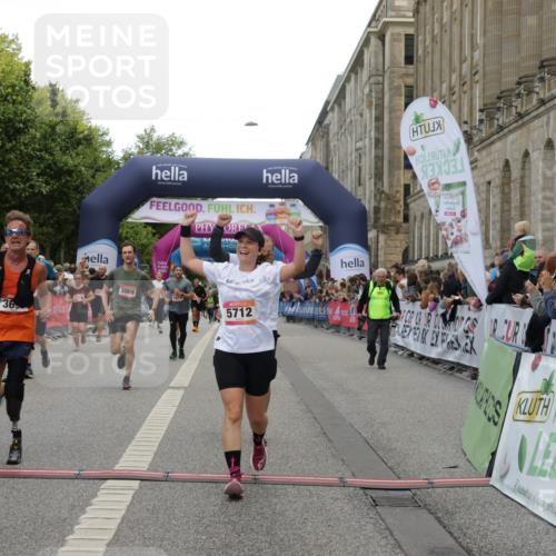 06.09.2026 - CURREX Alsterlauf Yannick Fuchs http://msf.ph/oto/10117681 06.09.2026 09:59:29 Ziel 2077, 2228, 2772, 3129, 3535, 3542, 3600, 3657, 3695, 3969, 4091, 4139, 4158, 4291, 4478, 5636, 5638, 5712, 5948, 6059, 6312, 6443, 6447 meine-sportfotos.de