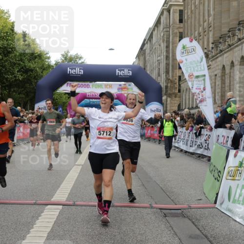 06.09.2026 - CURREX Alsterlauf Yannick Fuchs http://msf.ph/oto/10117700 06.09.2026 09:59:29 Ziel 2077, 2228, 2772, 3129, 3535, 3542, 3600, 3657, 3695, 3969, 4091, 4139, 4158, 4291, 4478, 5636, 5638, 5712, 5948, 6059, 6312, 6443, 6447 meine-sportfotos.de