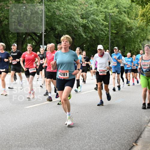 06.09.2026 - CURREX Alsterlauf Dr. Thomas Lammeyer http://msf.ph/oto/10117712 06.09.2026 09:15:54 Laufen 3711, 4672, 3285, 39, 4281, 3616, 5471, 855, 5268, 5500, 5662, 5498 meine-sportfotos.de