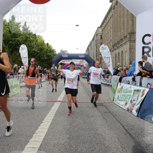 06.09.2026 - CURREX Alsterlauf Yannick Fuchs http://msf.ph/oto/10117727 06.09.2026 09:59:30 Ziel 2077, 2227, 2228, 2772, 3129, 3535, 3542, 3600, 3657, 3695, 3969, 4091, 4158, 4291, 4478, 5474, 5636, 5638, 5712, 5948, 6059, 6447 meine-sportfotos.de