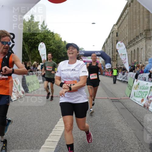 06.09.2026 - CURREX Alsterlauf Yannick Fuchs http://msf.ph/oto/10117769 06.09.2026 09:59:31 Ziel 2077, 2227, 2228, 2772, 3129, 3535, 3542, 3657, 3695, 3969, 4091, 4291, 4478, 5474, 5636, 5638, 5712, 5948, 6213, 6447 meine-sportfotos.de