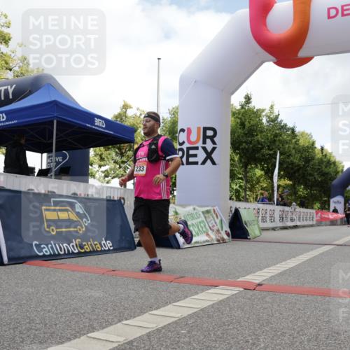 06.09.2026 - CURREX Alsterlauf Yannick Fuchs http://msf.ph/oto/10117829 06.09.2026 12:01:38 Ziel 1147, 1155, 1156, 1233 meine-sportfotos.de