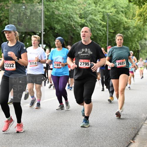 06.09.2026 - CURREX Alsterlauf Dr. Thomas Lammeyer http://msf.ph/oto/10117871 06.09.2026 09:16:15 Laufen 5931, 3332, 2253, 3165, 2795, 2622 meine-sportfotos.de