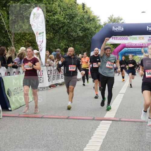 06.09.2026 - CURREX Alsterlauf Yannick Fuchs http://msf.ph/oto/10117875 06.09.2026 09:59:34 Ziel 2077, 2227, 2228, 3129, 3695, 3969, 4291, 4478, 4751, 4752, 5474, 5636, 5638, 5712, 5948, 6199, 6200, 6213, 8111 meine-sportfotos.de