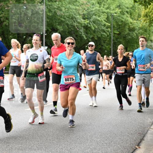 06.09.2026 - CURREX Alsterlauf Dr. Thomas Lammeyer http://msf.ph/oto/10117906 06.09.2026 09:16:19 Laufen 6473, 3198, 112, 58, 805, 8075, 5792, 4167, 343, 3142, 4794, 46 meine-sportfotos.de