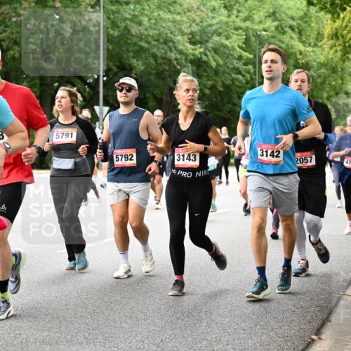06.09.2026 - CURREX Alsterlauf Dr. Thomas Lammeyer http://msf.ph/oto/10117914 06.09.2026 09:16:20 Laufen 8075, 88, 5791, 5792, 3143, 3142, 2057, 4794, 4638 meine-sportfotos.de
