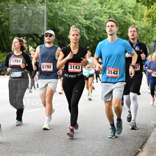 06.09.2026 - CURREX Alsterlauf Dr. Thomas Lammeyer http://msf.ph/oto/10117917 06.09.2026 09:16:21 Laufen 888, 5791, 5792, 3143, 5088, 3142, 57, 4794, 4638 meine-sportfotos.de