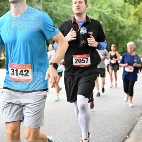 06.09.2026 - CURREX Alsterlauf Dr. Thomas Lammeyer http://msf.ph/oto/10117924 06.09.2026 09:16:22 Laufen 3142, 2057 meine-sportfotos.de