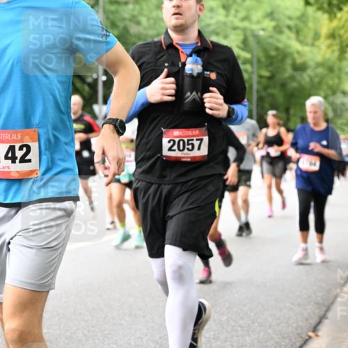 06.09.2026 - CURREX Alsterlauf Dr. Thomas Lammeyer http://msf.ph/oto/10117926 06.09.2026 09:16:22 Laufen 3142, 2057 meine-sportfotos.de