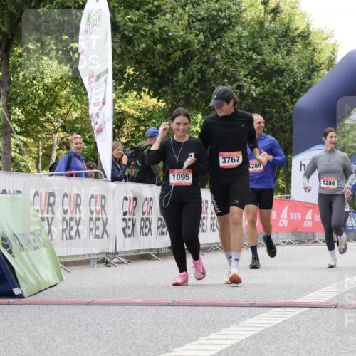 06.09.2026 - CURREX Alsterlauf Yannick Fuchs http://msf.ph/oto/10117927 06.09.2026 12:01:46 Ziel 1095, 1284, 1285, 1286, 1288 meine-sportfotos.de