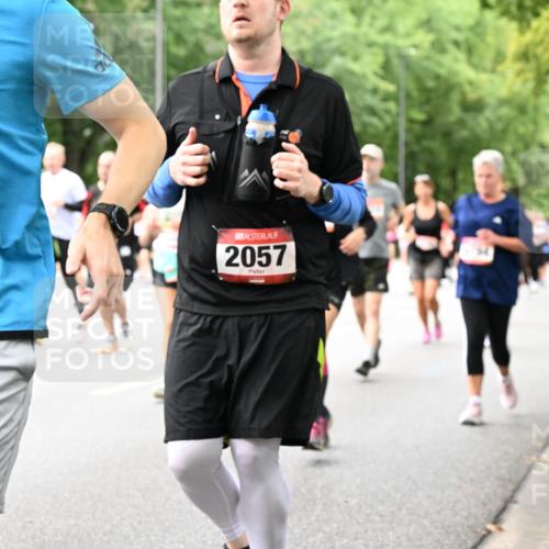 06.09.2026 - CURREX Alsterlauf Dr. Thomas Lammeyer http://msf.ph/oto/10117928 06.09.2026 09:16:22 Laufen 3142, 2057 meine-sportfotos.de