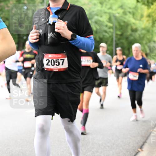 06.09.2026 - CURREX Alsterlauf Dr. Thomas Lammeyer http://msf.ph/oto/10117929 06.09.2026 09:16:22 Laufen 2057, 6285 meine-sportfotos.de