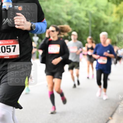 06.09.2026 - CURREX Alsterlauf Dr. Thomas Lammeyer http://msf.ph/oto/10117932 06.09.2026 09:16:23 Laufen 2057 meine-sportfotos.de
