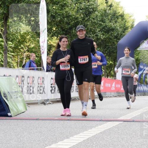 06.09.2026 - CURREX Alsterlauf Yannick Fuchs http://msf.ph/oto/10117969 06.09.2026 12:01:47 Ziel 1095, 1284, 1285, 1286, 1288 meine-sportfotos.de