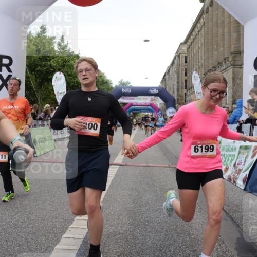 06.09.2026 - CURREX Alsterlauf Yannick Fuchs http://msf.ph/oto/10118066 06.09.2026 09:59:39 Ziel 2227, 2228, 2676, 2780, 3129, 4042, 4291, 4323, 4324, 4751, 4752, 5154, 5269, 5474, 5638, 6199, 6200, 6213, 8111 meine-sportfotos.de