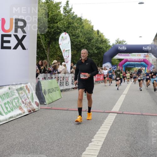06.09.2026 - CURREX Alsterlauf Yannick Fuchs http://msf.ph/oto/10118100 06.09.2026 09:59:40 Ziel 2227, 2228, 2676, 2780, 4042, 4291, 4323, 4324, 4751, 4752, 5154, 5269, 5474, 5638, 6199, 6200, 6213, 8111 meine-sportfotos.de