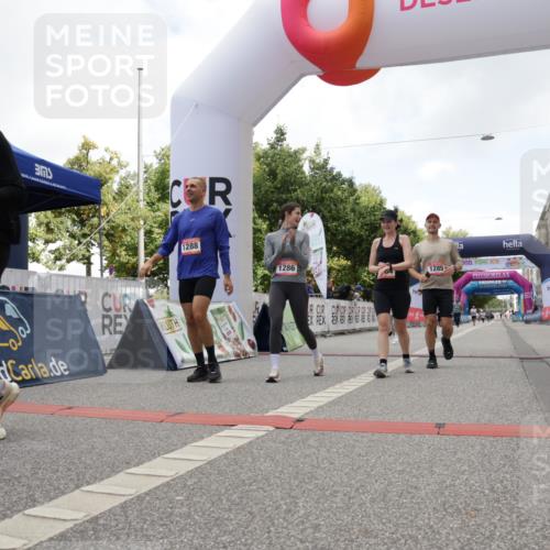 06.09.2026 - CURREX Alsterlauf Yannick Fuchs http://msf.ph/oto/10118122 06.09.2026 12:01:51 Ziel 1095, 1284, 1285, 1286, 1288, 1298, 1305, 8042 meine-sportfotos.de