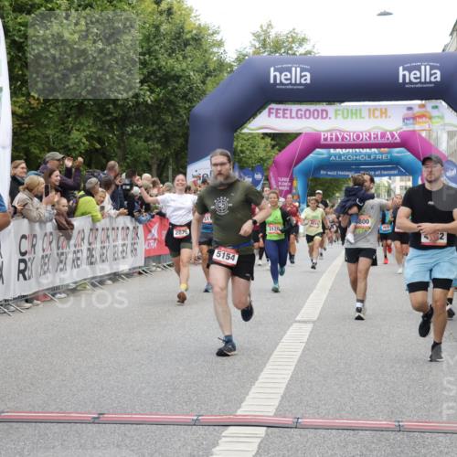 06.09.2026 - CURREX Alsterlauf Yannick Fuchs http://msf.ph/oto/10118160 06.09.2026 09:59:41 Ziel 2227, 2228, 2269, 2676, 2780, 3119, 3120, 4042, 4291, 4323, 4324, 4751, 4752, 5154, 5269, 5474, 5638, 5800, 6199, 6200, 6213, 8111 meine-sportfotos.de