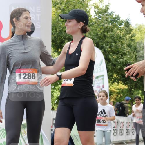 06.09.2026 - CURREX Alsterlauf Yannick Fuchs http://msf.ph/oto/10118164 06.09.2026 12:01:53 Ziel 1095, 1284, 1285, 1286, 1288, 1298, 1305, 8042 meine-sportfotos.de