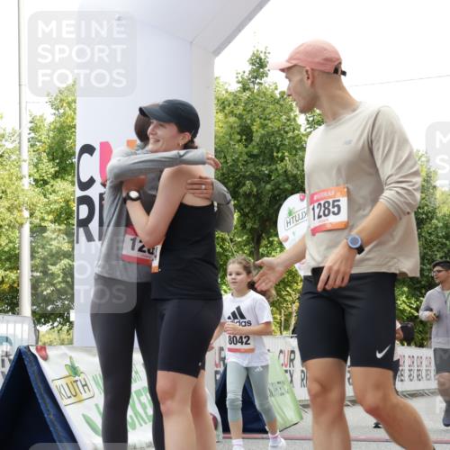 06.09.2026 - CURREX Alsterlauf Yannick Fuchs http://msf.ph/oto/10118185 06.09.2026 12:01:54 Ziel 1095, 1284, 1285, 1286, 1288, 1298, 1305, 8042 meine-sportfotos.de