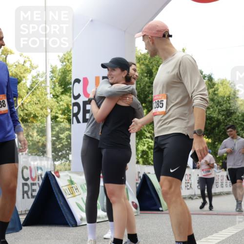 06.09.2026 - CURREX Alsterlauf Yannick Fuchs http://msf.ph/oto/10118201 06.09.2026 12:01:54 Ziel 1095, 1284, 1285, 1286, 1288, 1298, 1305, 8042 meine-sportfotos.de