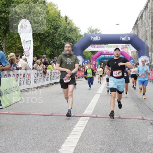 06.09.2026 - CURREX Alsterlauf Yannick Fuchs http://msf.ph/oto/10118209 06.09.2026 09:59:42 Ziel 2227, 2269, 2676, 2780, 3119, 3120, 4042, 4323, 4324, 4751, 4752, 5154, 5269, 5474, 5800, 6017, 6199, 6200, 6213, 6244, 8111 meine-sportfotos.de