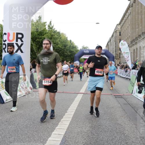 06.09.2026 - CURREX Alsterlauf Yannick Fuchs http://msf.ph/oto/10118250 06.09.2026 09:59:43 Ziel 2269, 2676, 2780, 3119, 3120, 4042, 4323, 4324, 4751, 4752, 4916, 5055, 5056, 5154, 5229, 5269, 5497, 5800, 6017, 6199, 6200, 6213, 6244, 6268, 8111 meine-sportfotos.de