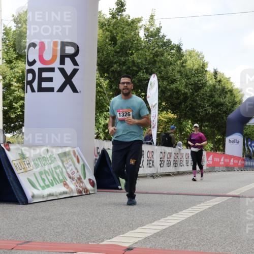 06.09.2026 - CURREX Alsterlauf Yannick Fuchs http://msf.ph/oto/10118272 06.09.2026 12:02:03 Ziel 1150, 1326 meine-sportfotos.de