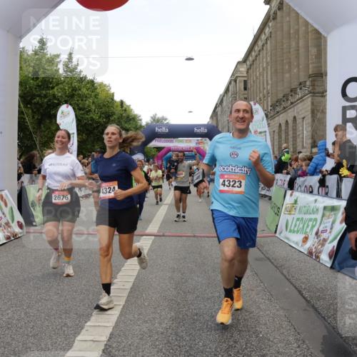 06.09.2026 - CURREX Alsterlauf Yannick Fuchs http://msf.ph/oto/10118280 06.09.2026 09:59:45 Ziel 2269, 2676, 2780, 3119, 3120, 4042, 4323, 4324, 4889, 4916, 5055, 5056, 5154, 5229, 5269, 5497, 5800, 6017, 6148, 6244, 6268, 8111 meine-sportfotos.de