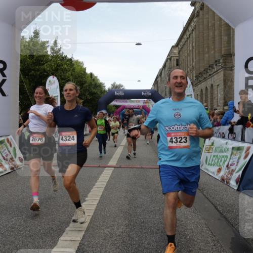 06.09.2026 - CURREX Alsterlauf Yannick Fuchs http://msf.ph/oto/10118290 06.09.2026 09:59:45 Ziel 2269, 2676, 2780, 3119, 3120, 4042, 4323, 4324, 4889, 4916, 5055, 5056, 5154, 5229, 5269, 5497, 5800, 6017, 6148, 6244, 6268, 8111 meine-sportfotos.de