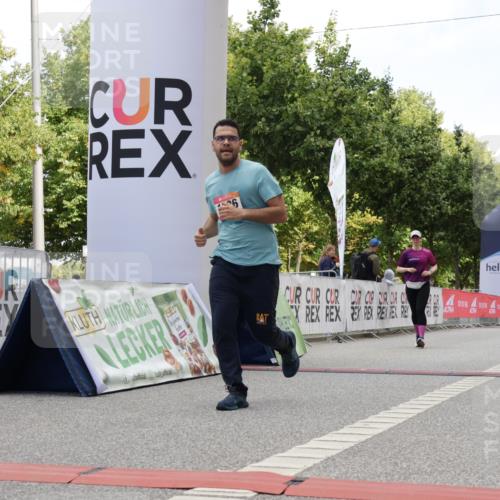 06.09.2026 - CURREX Alsterlauf Yannick Fuchs http://msf.ph/oto/10118292 06.09.2026 12:02:03 Ziel 1150, 1326 meine-sportfotos.de