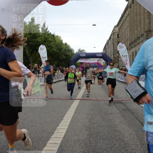 06.09.2026 - CURREX Alsterlauf Yannick Fuchs http://msf.ph/oto/10118311 06.09.2026 09:59:45 Ziel 2269, 2676, 2780, 3119, 3120, 4042, 4323, 4324, 4889, 4916, 5055, 5056, 5154, 5229, 5269, 5497, 5800, 6017, 6148, 6244, 6268, 8111 meine-sportfotos.de