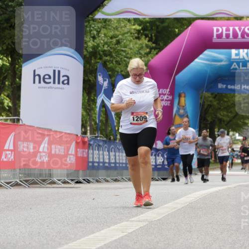 06.09.2026 - CURREX Alsterlauf Yannick Fuchs http://msf.ph/oto/10118332 06.09.2026 12:02:08 Ziel 1150, 1209, 1326 meine-sportfotos.de
