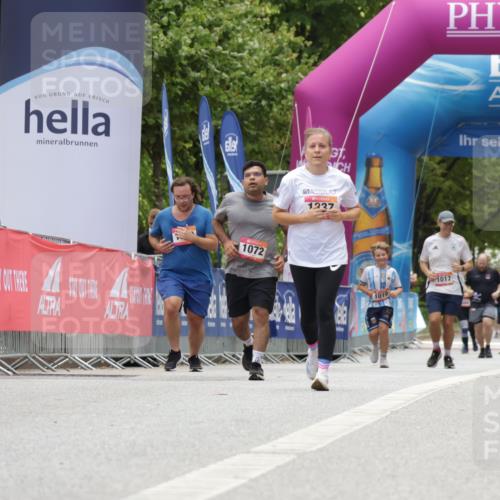 06.09.2026 - CURREX Alsterlauf Yannick Fuchs http://msf.ph/oto/10118365 06.09.2026 12:02:15 Ziel 1209 meine-sportfotos.de